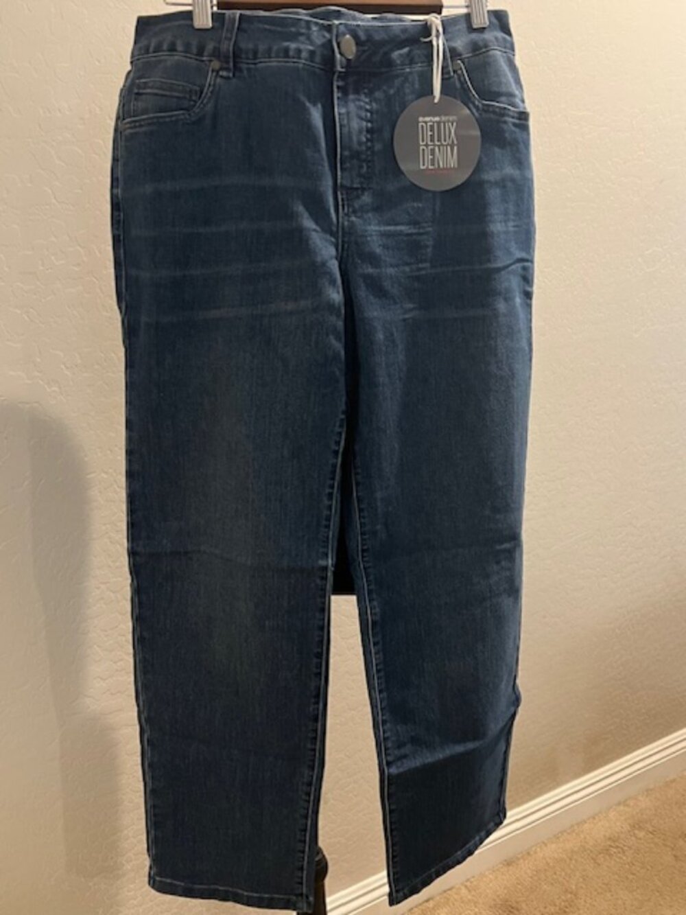 Avenue Women's Jeans Size 14A NWT Stretch Straight Leg